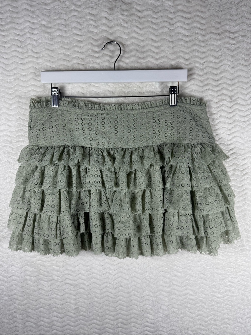 American Eagle Outfitters Sage Green Eyelet Ruffle Skirt. So fluffy and flirty 🧡